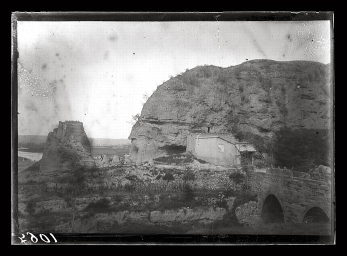 [Shanxi]. Dans la vallée de la rivière Fen [Fen]_0