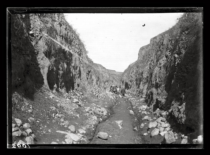 [Shanxi]. Passe Che-ling [Shiling] entre T'ai-yuan fou [Taiyuanfu] et Hin tcheou [Xinzhou]_0