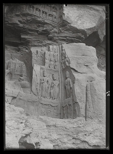 [Shanxi]. Yun-kang [Yungang], grotte F, partie orientale de la paroi du fond_0