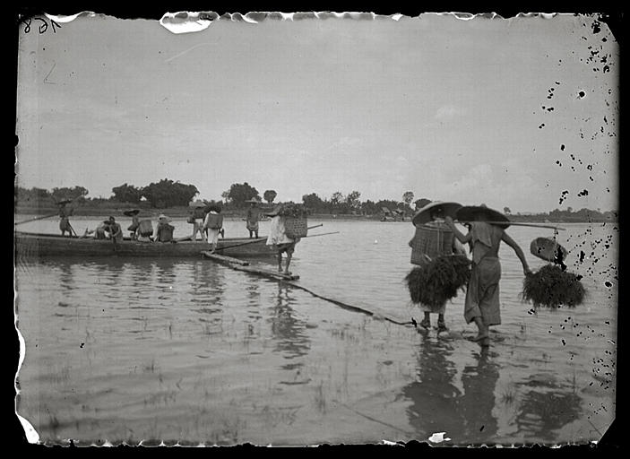 Sichuan. Jiading, sur la route d'Omeishan, le bac sur la rivière Ya_0