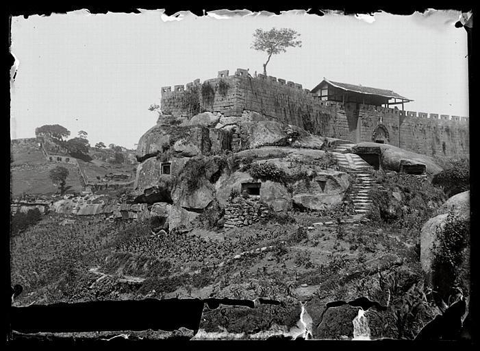 Chongqing. Changshou, à l'est de la ville haute, près de la porte Yinghui, tombes rupestres_0