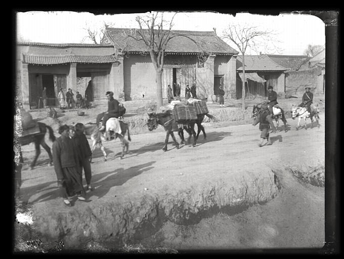 [Shaanxi]. Si-ngan fou [Xi'anfu], sortie du convoi_0