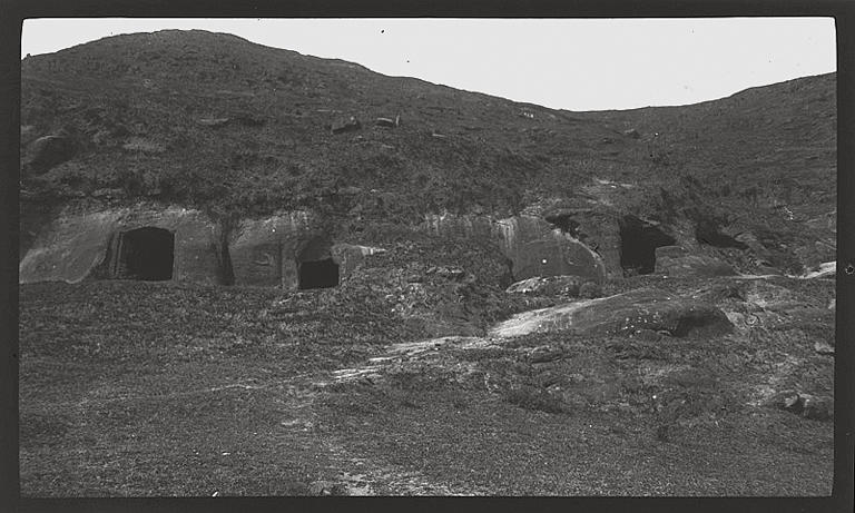 [Sichuan] Sseu-tch'ouan. P'an-long chan [Panlongshan], tombe rupestre de Pao-ning fou [Baoningfu]_0