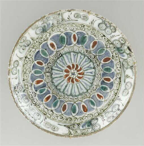 Plat aux anneaux bleus_0