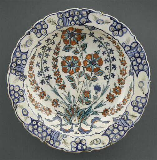 Plat aux trois fleurs_0