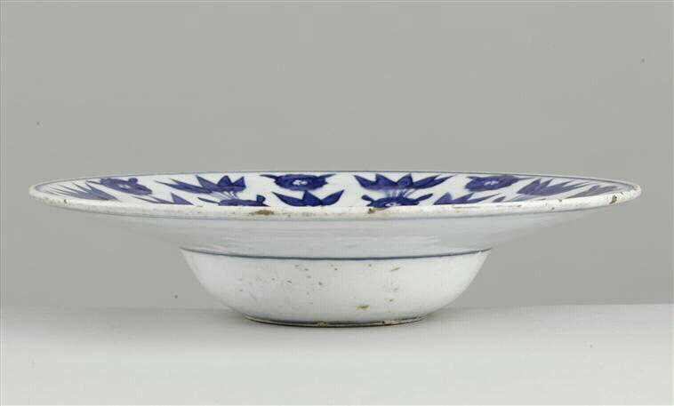 Tondino aux tulipes et rosettes_1