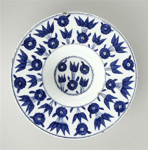 Tondino aux tulipes et rosettes_0