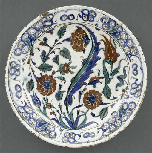 Plat aux roses et aux oeillets_0