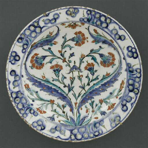 Plat aux deux grandes feuilles saz_0