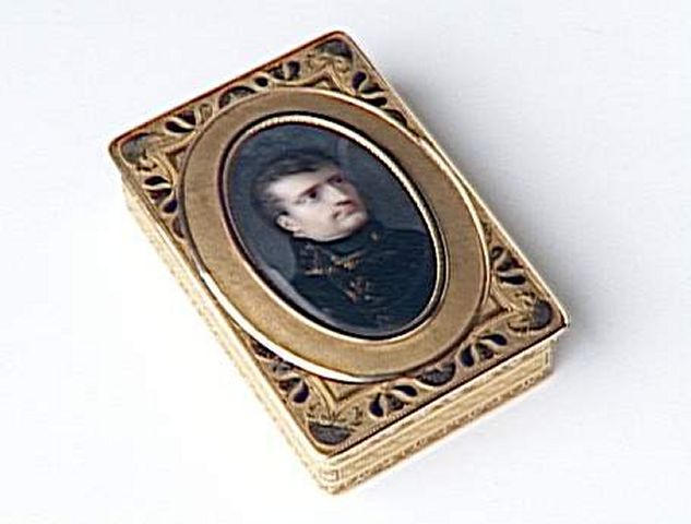 Tabatière rectangulaire avec miniature représentant Napoléon Bonaparte premier Consul_0
