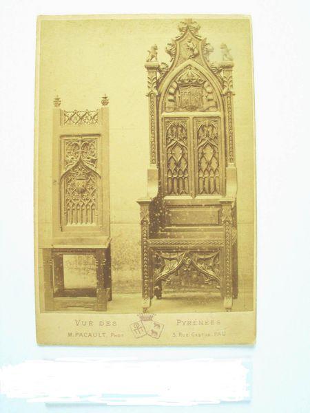 Chaire et chaise néo-gothiques (du cabinet de Jeanne d'Albret.)_0