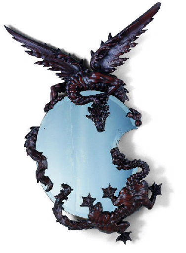 Deux dragons terrifiants s'affrontent sur un miroir en forme de croissant de lune_0