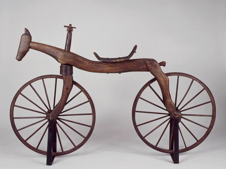 Draisienne en bois à tête de cheval_0