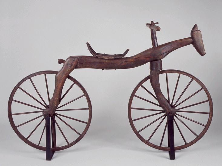 Draisienne en bois à tête de cheval_1