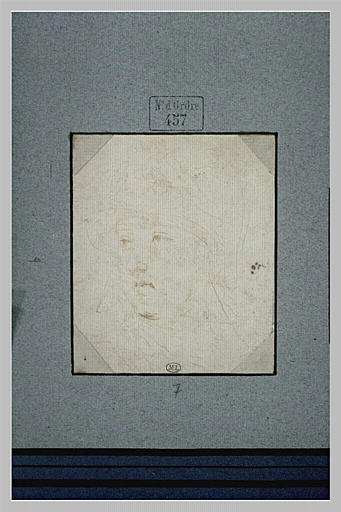 Tête d'homme, de trois quarts à gauche, coiffée d'un casque_0