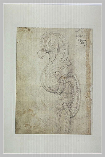 Heurtoir en feuille d'acanthe se terminant en volute et patte de lion_0