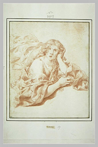 Demi-figure de femme drapée, regardant vers le haut_0