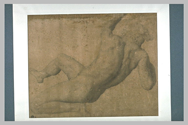 Homme nu, vu de dos, à demi-allongé et en appui sur un bras_0