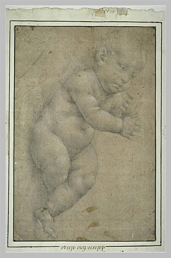 Enfant nu, couché sur le dos, soulevant sa main droite_0
