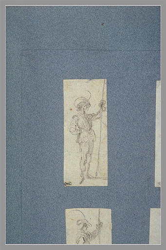 Un soldat, debout, tourné vers la droite_0