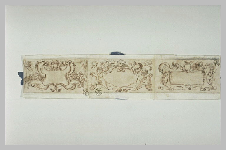 Trois cartouches : ornement pour une frise_0