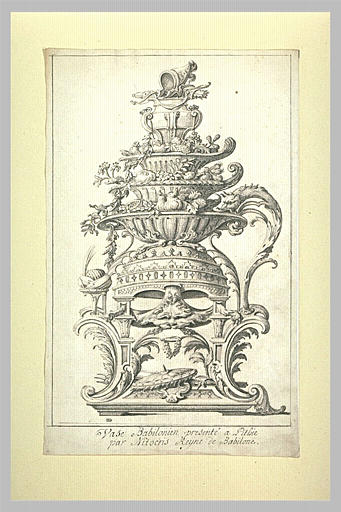 Vase richement orné_0