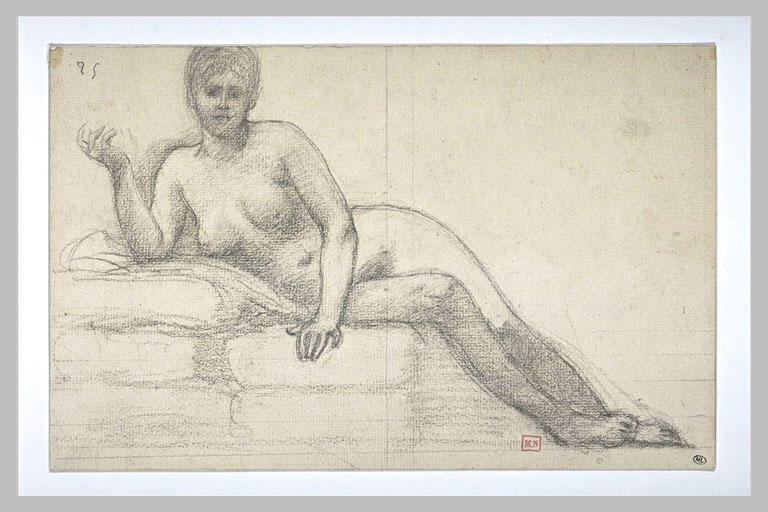 Femme nue, allongée sur des coussins, le torse de face, le bras droit levé_0