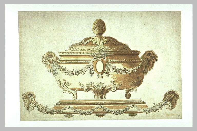 Modèle de soupière, avec anses formées de têtes de béliers_0