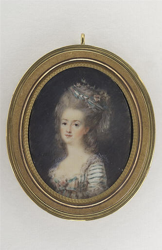 Jeune femme avec un corsage blanc rayé vert_0
