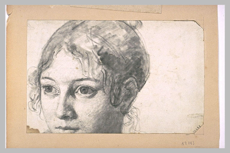 Tête de jeune fille, vue de face_0