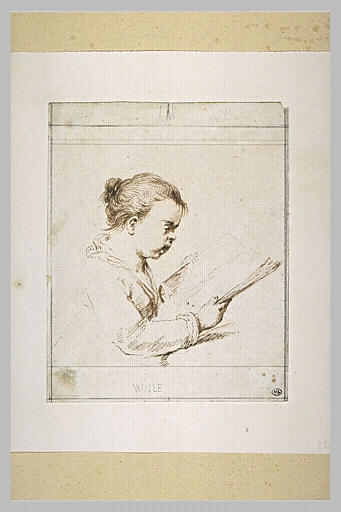 Fillette, de profil vers la droite, tenant un livre_0