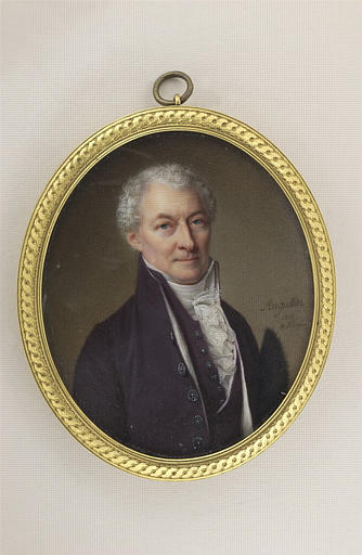 Portrait d'homme âgé portant un habit violet et tenant un bicorne_0