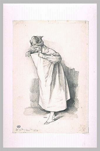 Femme debout regardant dans sa robe_0