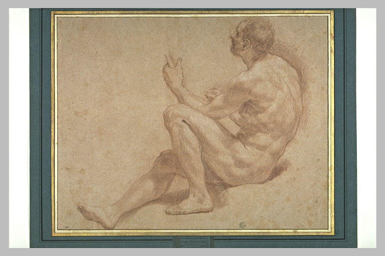 Homme assis de profil, une jambe étendue le genoux ployé, tenant un objet_0