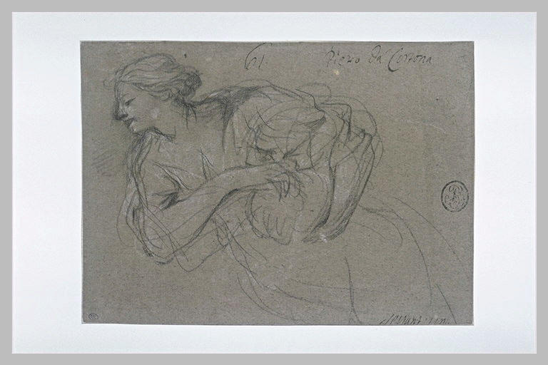 Femme, vue de profil vers la gauche, tenant un vase_0