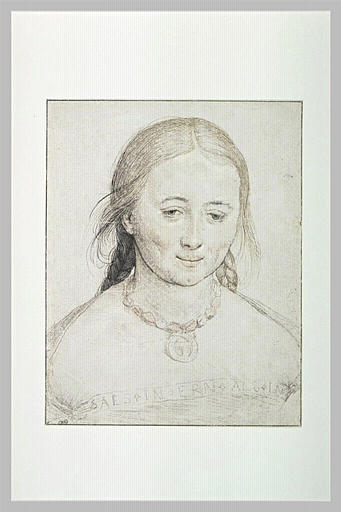 Portrait de jeune femme en buste, souriant_0