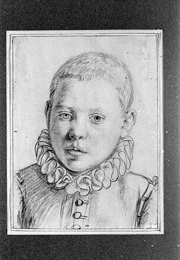 Portrait de jeune garçon, cheveux courts et portant une collerette_0