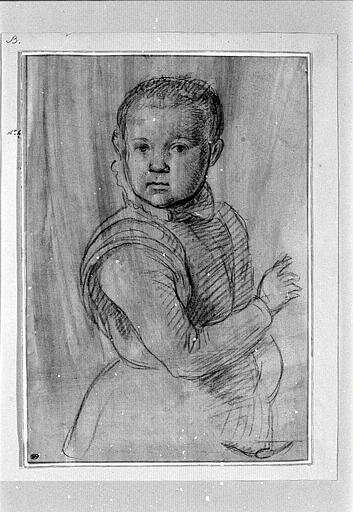 Portrait de jeune garçon, vu à mi-jambes_0