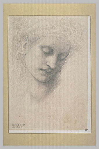 Tête de jeune femme les yeux baissés_0