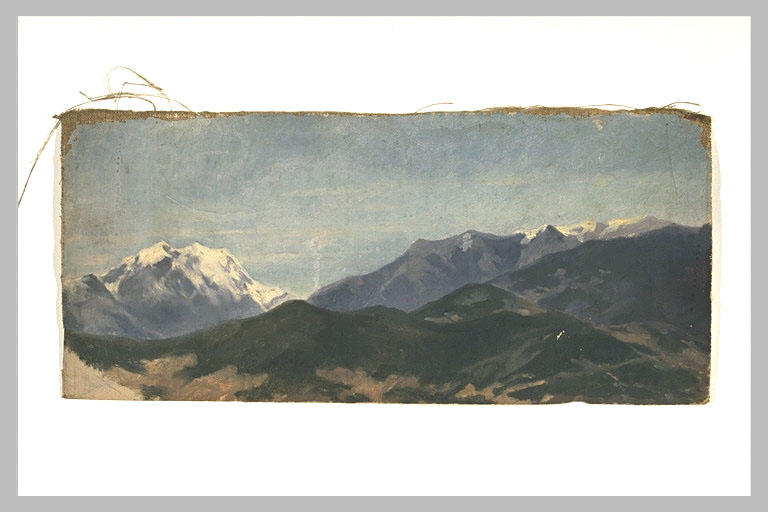 Vue panoramique d'une chaîne de montagnes aux sommets couverts de neige_0