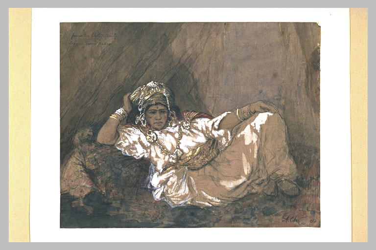 Femme des Ouled-Naïl, richement parée_0