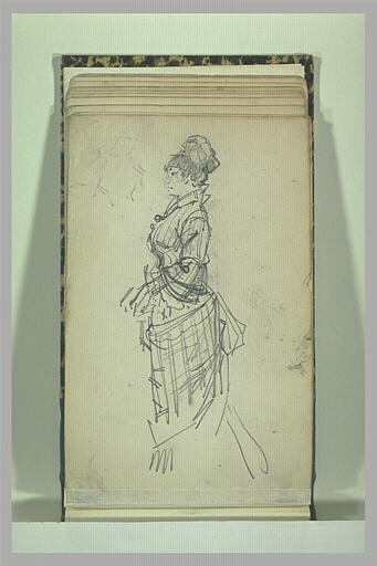 Une femme debout, vue de profil, tournée vers la gauche_0