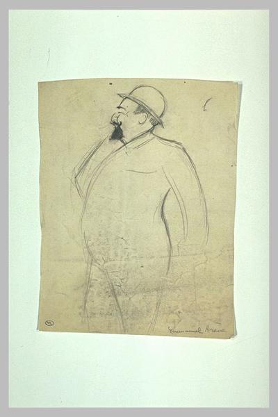 Emmanuel Arène vu à mi-jambes, de profil gauche, coiffé d'un chapeau melon ; Emmanuel Arène (titre inscrit)_0