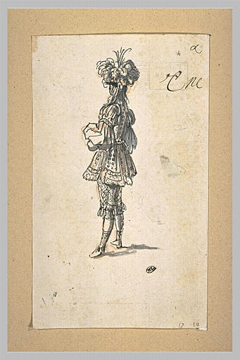 Une figure debout, de dos, costumée pour ballet_0