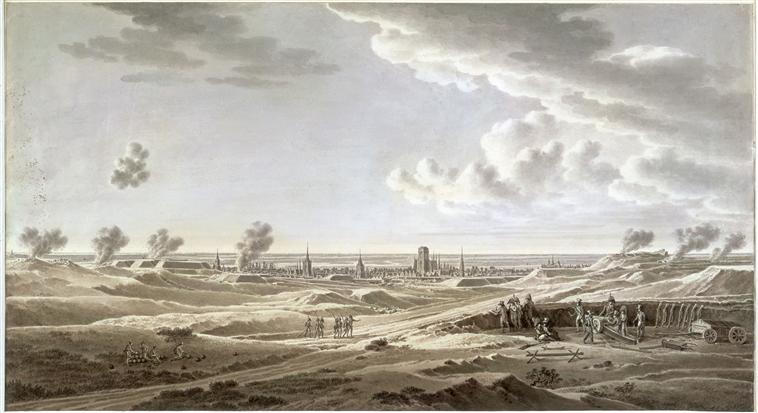 Terrain dénudé autour d'une ville silloné de tranchées ; Siège de Dantzig, mai 1807 - vue générale de la ville et installation d'une batterie d'artillerie (autre titre)_0