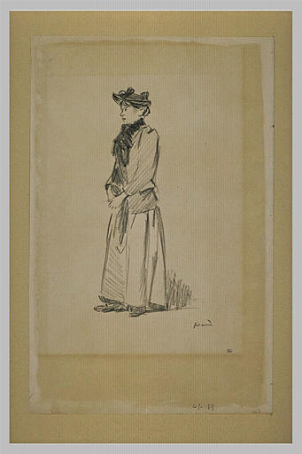 Femme debout, de trois quarts à gauche, portant un chapeau plat_0