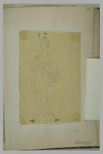 Femme drapée sur un socle, avec un masque_0