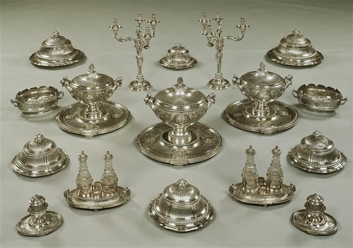 Service de table du roi d'Angleterre George III : Huilier d'une paire_1