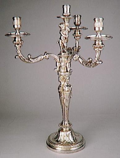 Service du roi d'Angleterre George III : Chandelier, d'une paire_0