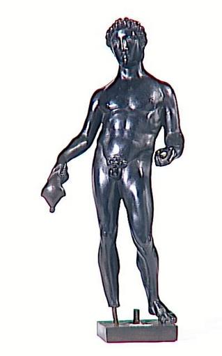 Mercure tenant la bourse du commerce_0